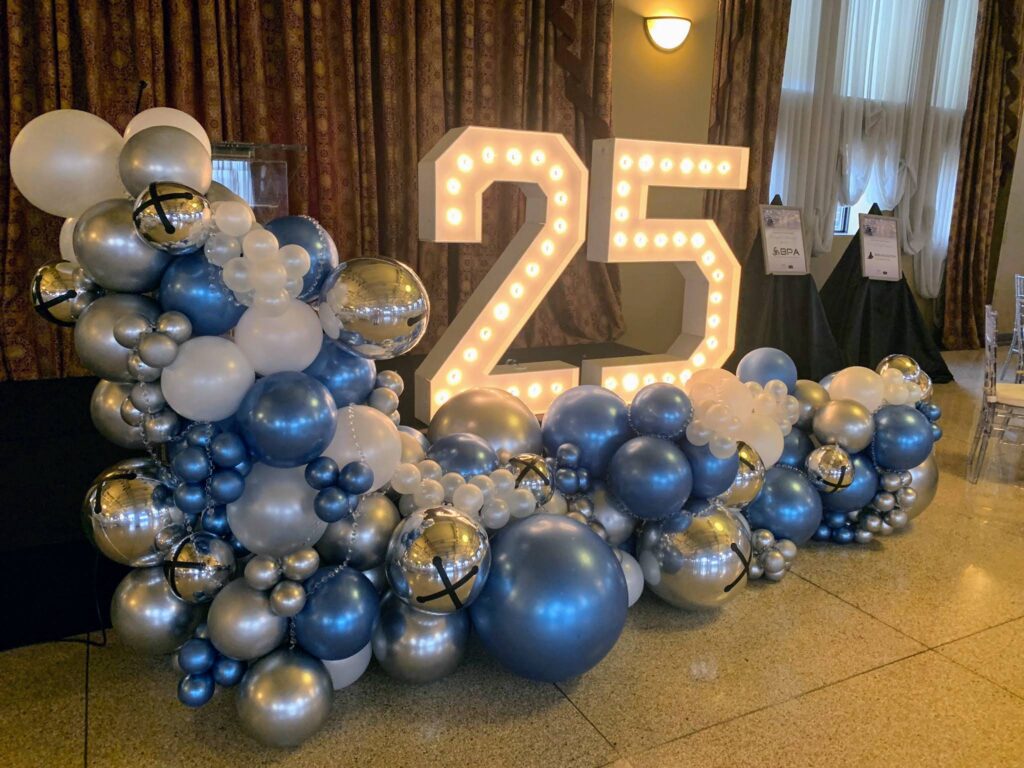 Anniversaries with balloon arrangements in Hamilton and GTA
