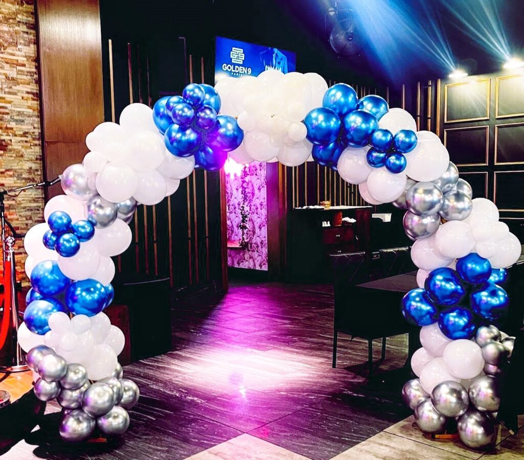 Balloons arrangements in Toronto in corporate parties: A Variety of Colours