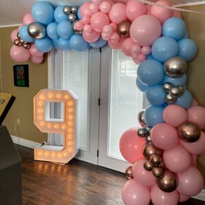 Half arch balloon decor in Brampton for parties