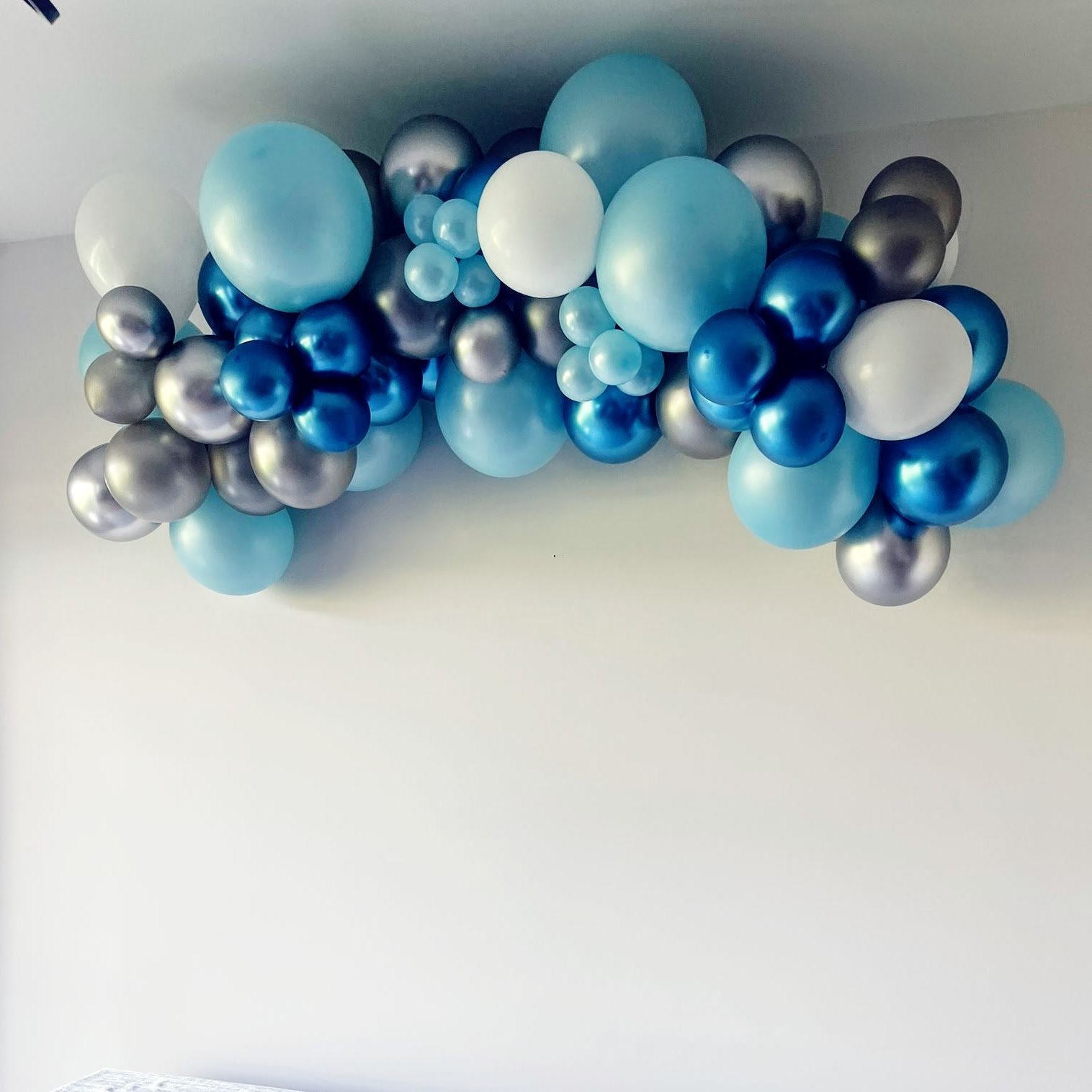 cornwall custom balloon cluster