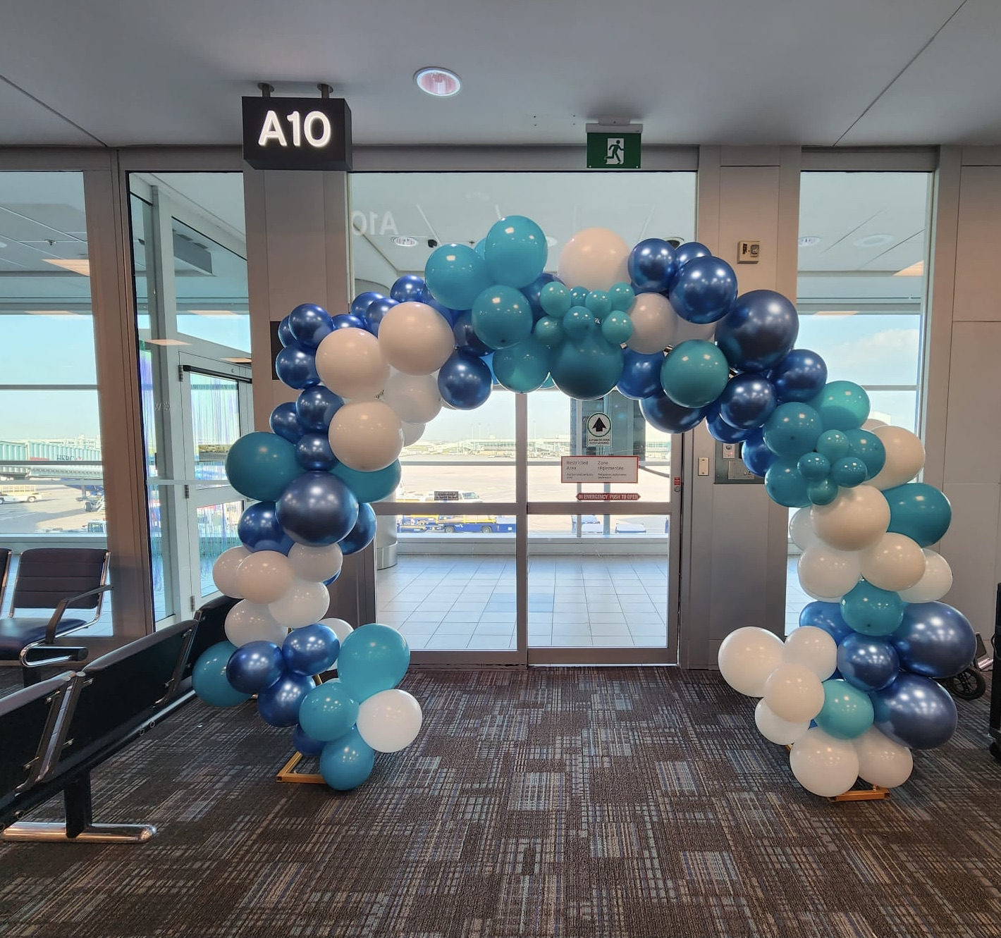 toronto balloon arch delivery