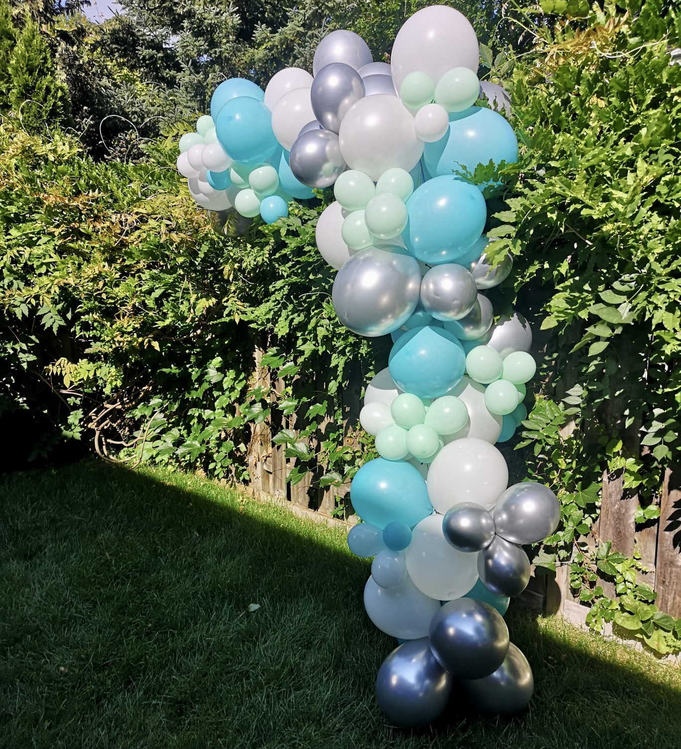 balloon garland angus