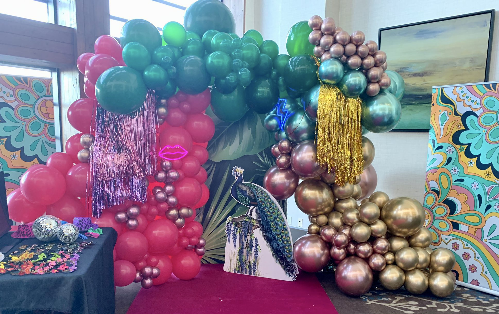 Lindsay balloon decorations