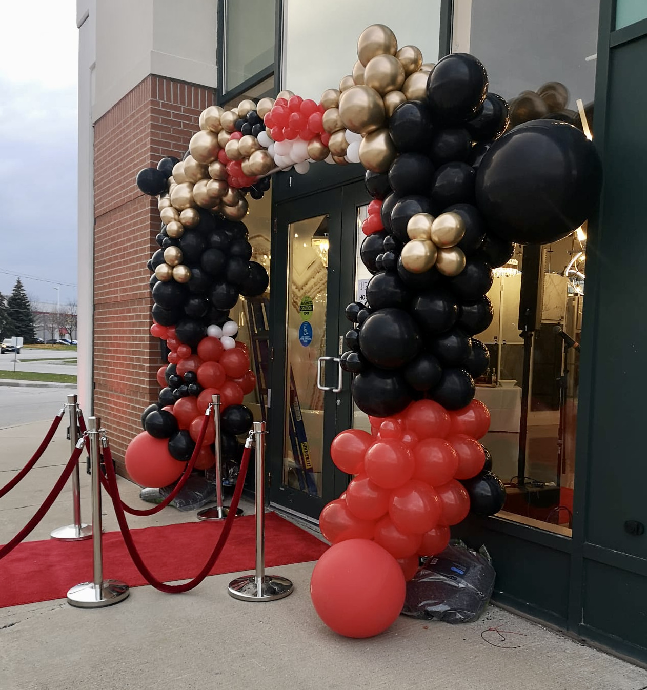 new hamburg balloon arch rental